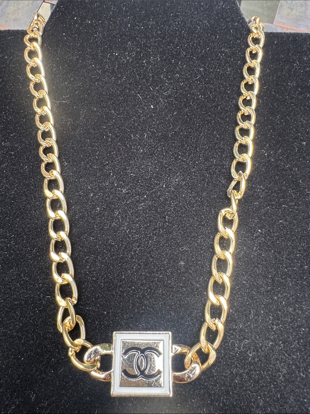 Gold Chain Necklace with Interlocking  Pendant - Gold
